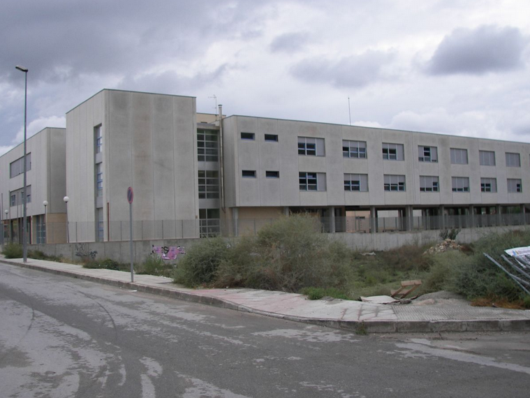 El AMPA del IES Vicente Medina quiere saber cuál ha sido el destino del fondo COVID de 27.300 euros liberado por la consejería El AMPA del IES Vicente Medina quiere saber cuál ha sido el destino del fondo COVID de 27.300 euros liberado por la consejería