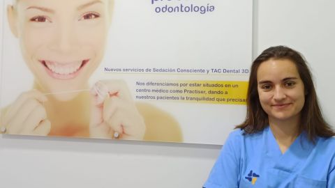 Mª Carmen Martinez Valero, periodoncista Mª Carmen Martinez Valero, periodoncista