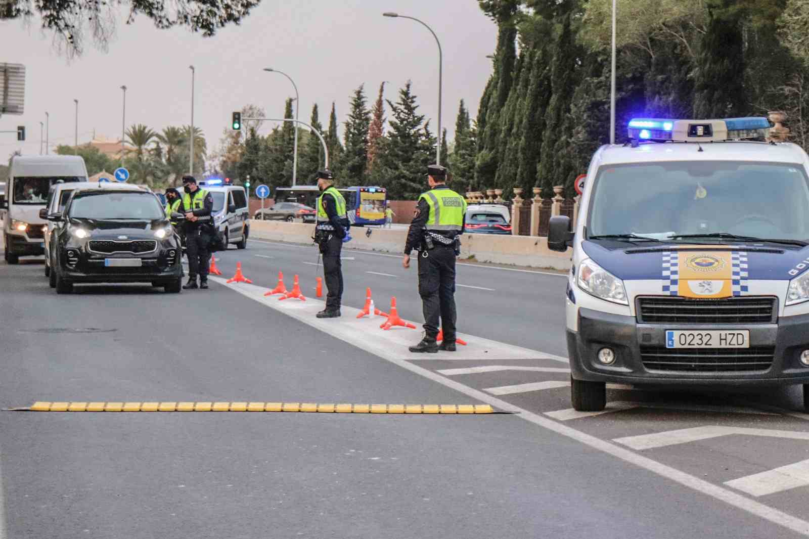 La Policía Local de Alicante impone 247 sanciones por incumplimientos del Estado de Alarma La Policía Local de Alicante impone 247 sanciones por incumplimientos del Estado de Alarma