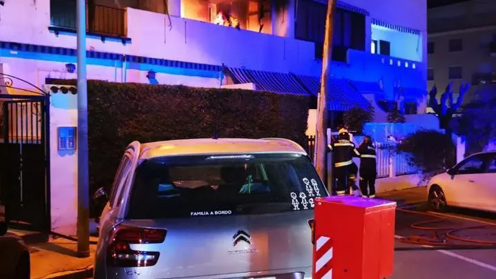 Vivienda incendiada en El Campello Vivienda incendiada en El Campello