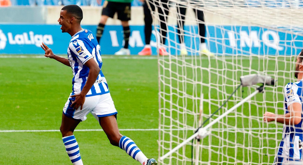 Real Sociedad 4 - 0 Alavés: Un hat trick de Isak devuelve la sonrisa a La Real Real Sociedad 4 - 0 Alavés: Un hat trick de Isak devuelve la sonrisa a La Real