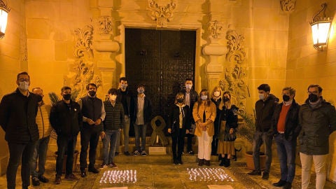 Nuevas Generaciones del PP de Elche recuerda a los licitanos muertos por el coronavirus. Nuevas Generaciones del PP de Elche recuerda a los licitanos muertos por el coronavirus.