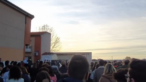 Los vecinos se manifestaron el pasado domingo pidiendo soluciones Los vecinos se manifestaron el pasado domingo pidiendo soluciones
