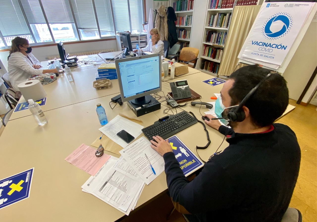 Primera vacunas inyectadas a los mayores de 80 años Primera vacunas inyectadas a los mayores de 80 años