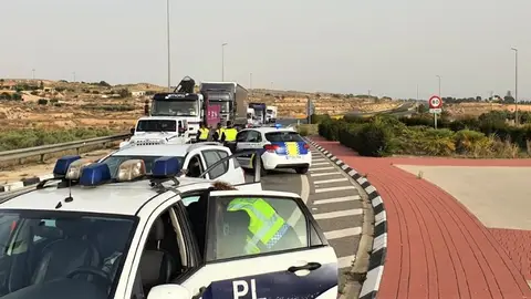 Control de la Policía Local de Elche durante el cierre perimetral de la ciudad. ELCHE