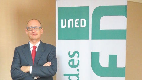V&iacute;ctor Manuel Gonz&aacute;lez, director de la UNED en Pontevedra