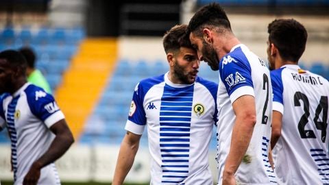 Ra&uacute;l y Benja celebran el gol ante el Ibiza.