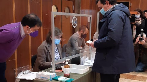 Luis Antu&ntilde;a, nuevo presidente del Colegio de M&eacute;dicos de Asturias