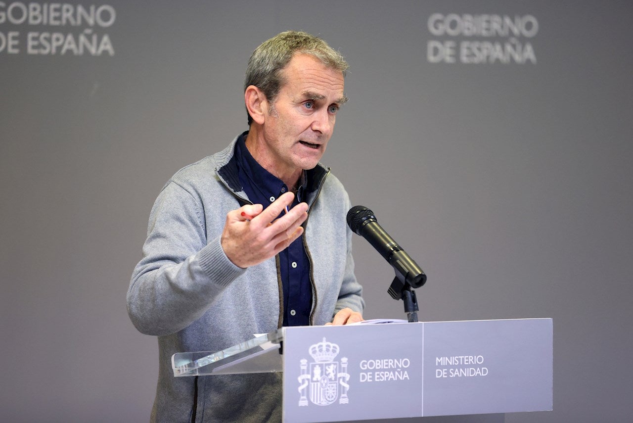 Simón pide ahora no acudir a manifestaciones sin respetar la distancia de seguridad: "Me había expresado mal" Simón pide ahora no acudir a manifestaciones sin respetar la distancia de seguridad: "Me había expresado mal"