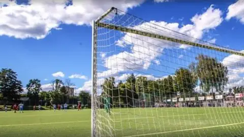 El fútbol comarcal con Toño Calvo. El fútbol comarcal con Toño Calvo.