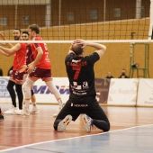 El Club Voleibol Almoradí desciende de categoría tras perder contra el Emevé Lugo 