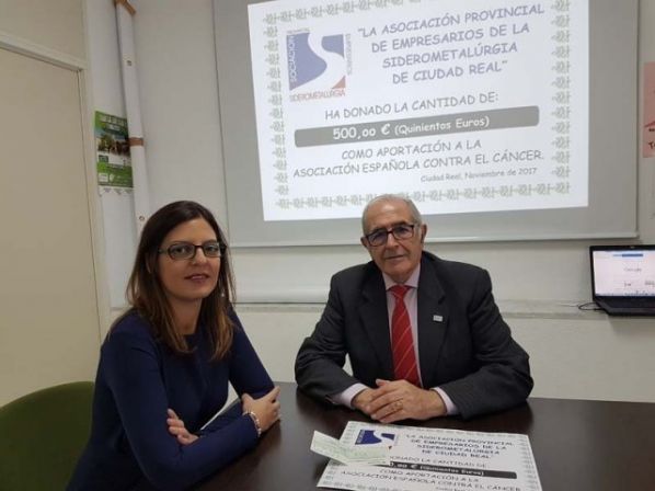 Carmen Ortega, una joven investigadora de Ciudad Real que participa en un proyecto para mejorar el pronóstico del cáncer Carmen Ortega, una joven investigadora de Ciudad Real que participa en un proyecto para mejorar el pronóstico del cáncer