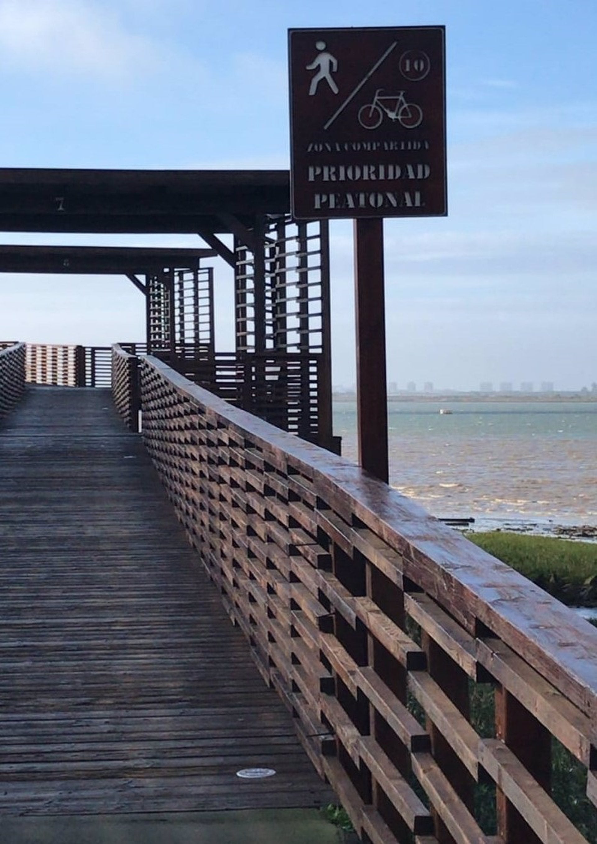 El Puerto de Huelva instalará zonas de ejercicio y juegos infantiles junto a la ría El Puerto de Huelva instalará zonas de ejercicio y juegos infantiles junto a la ría