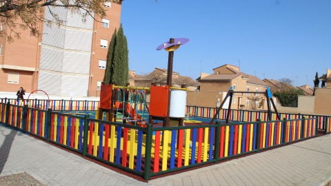 Parque infantil calle Enebro