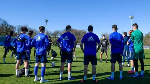 Jugadores del Real Oviedo en un entrenamiento. Jugadores del Real Oviedo en un entrenamiento.