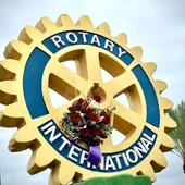 Como cada año, los miembros del Rotary Club Torrevieja conmemoran la fecha del aniversario rotario en el mismo lugar Como cada año, los miembros del Rotary Club Torrevieja conmemoran la fecha del aniversario rotario en el mismo lugar