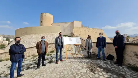 Presentación del Plan a los pies del castillo Presentación del Plan a los pies del castillo