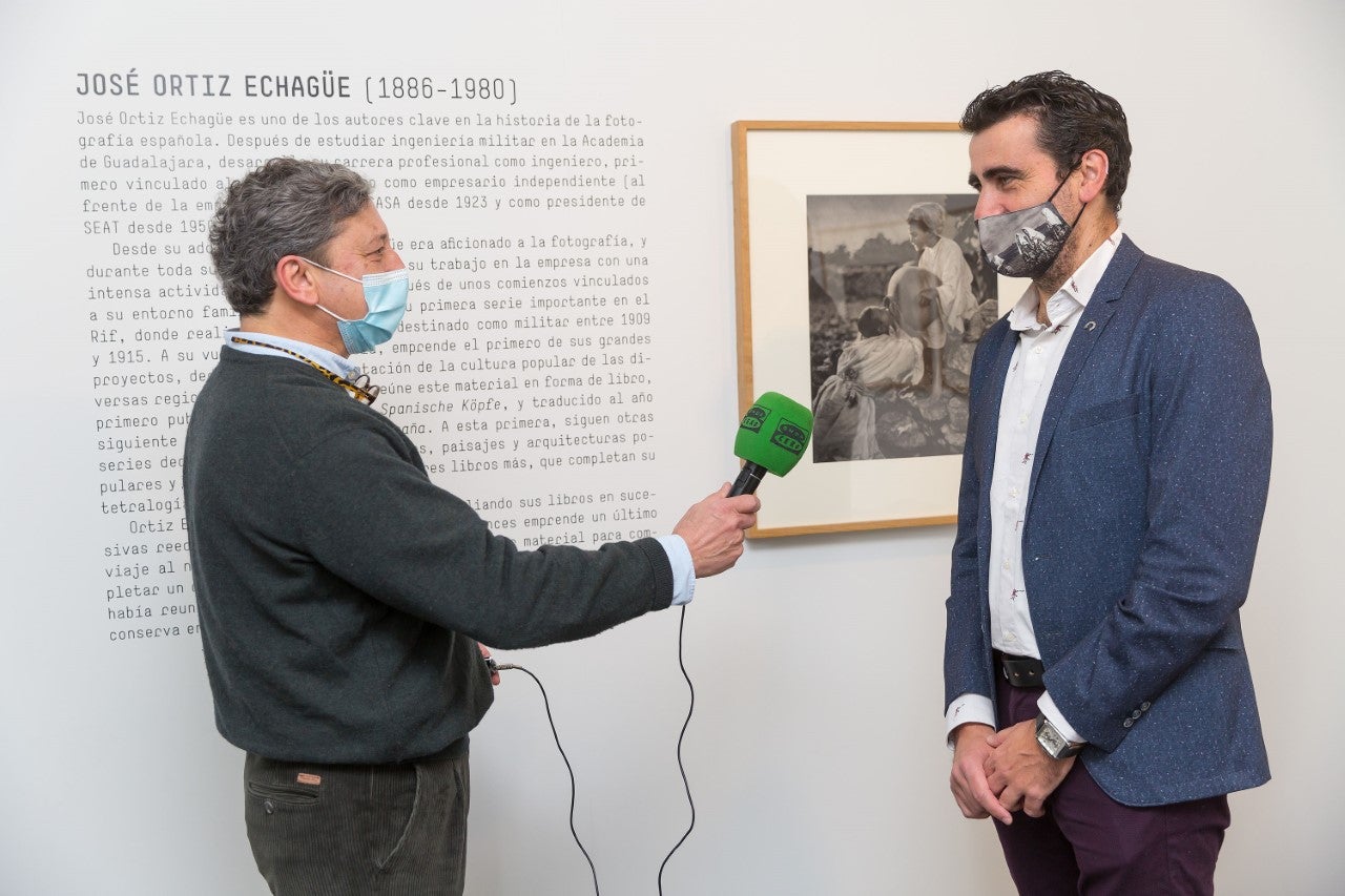 Ignacio García, director del Festival de Teatro Clásico de Almagro: "La fotografía escogida de José Ortiz Echagüe explica la visión orientalista y nostálgica de un mundo que está acabando" Ignacio García, director del Festival de Teatro Clásico de Almagro: "La fotografía escogida de José Ortiz Echagüe explica la visión orientalista y nostálgica de un mundo que está acabando"