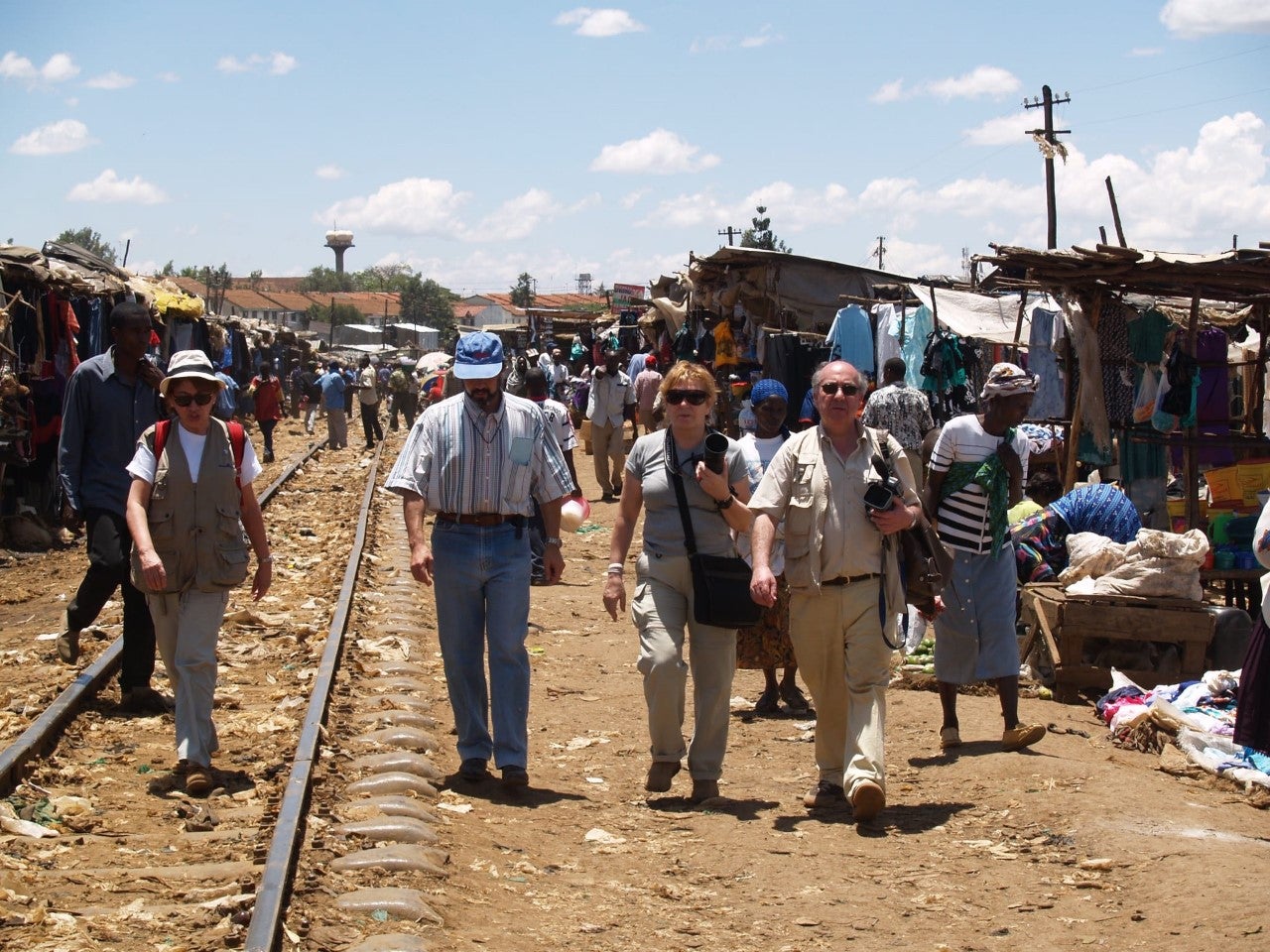 Los chicos de las calles de Nairobi en Billete Turístico Los chicos de las calles de Nairobi en Billete Turístico