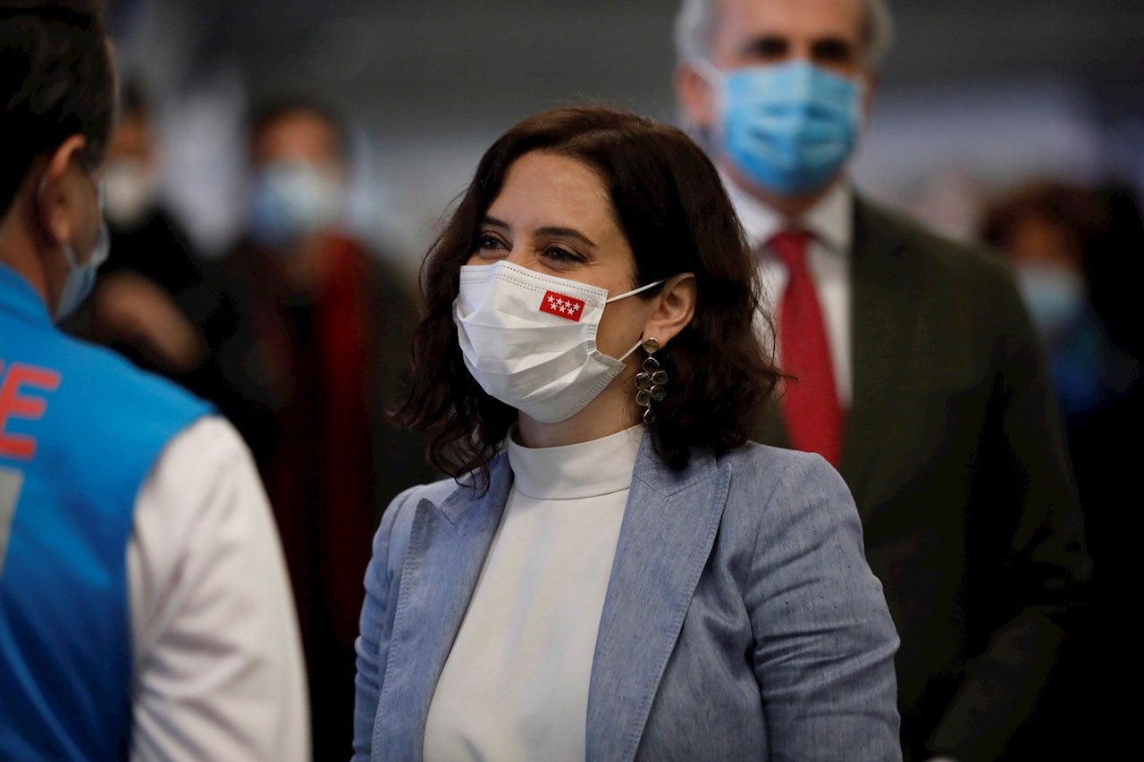 Ayuso critica a los que quieren "revivir el 8M": "El día de la mujer contagiada" Ayuso critica a los que quieren "revivir el 8M": "El día de la mujer contagiada"