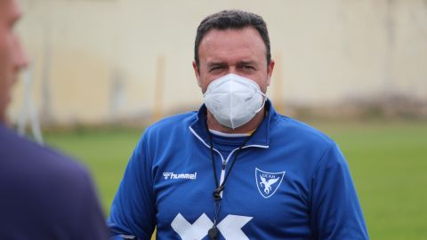 José María Salmerón, técnico del UCAM Murcia, en un entrenamiento