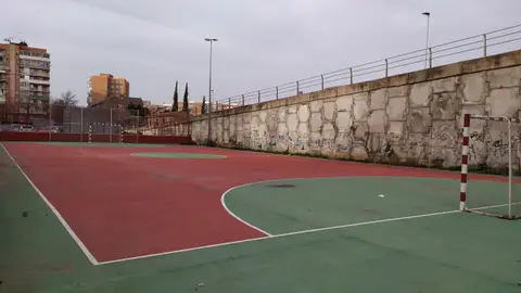 Zona deportiva Calle Escudo Alcalá de Henares Zona deportiva Calle Escudo Alcalá de Henares