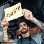 La iniciativa de prolongar el cierre hasta las 20.00 horas fue realizada por la patronal del comercio La iniciativa de prolongar el cierre hasta las 20.00 horas fue realizada por la patronal del comercio