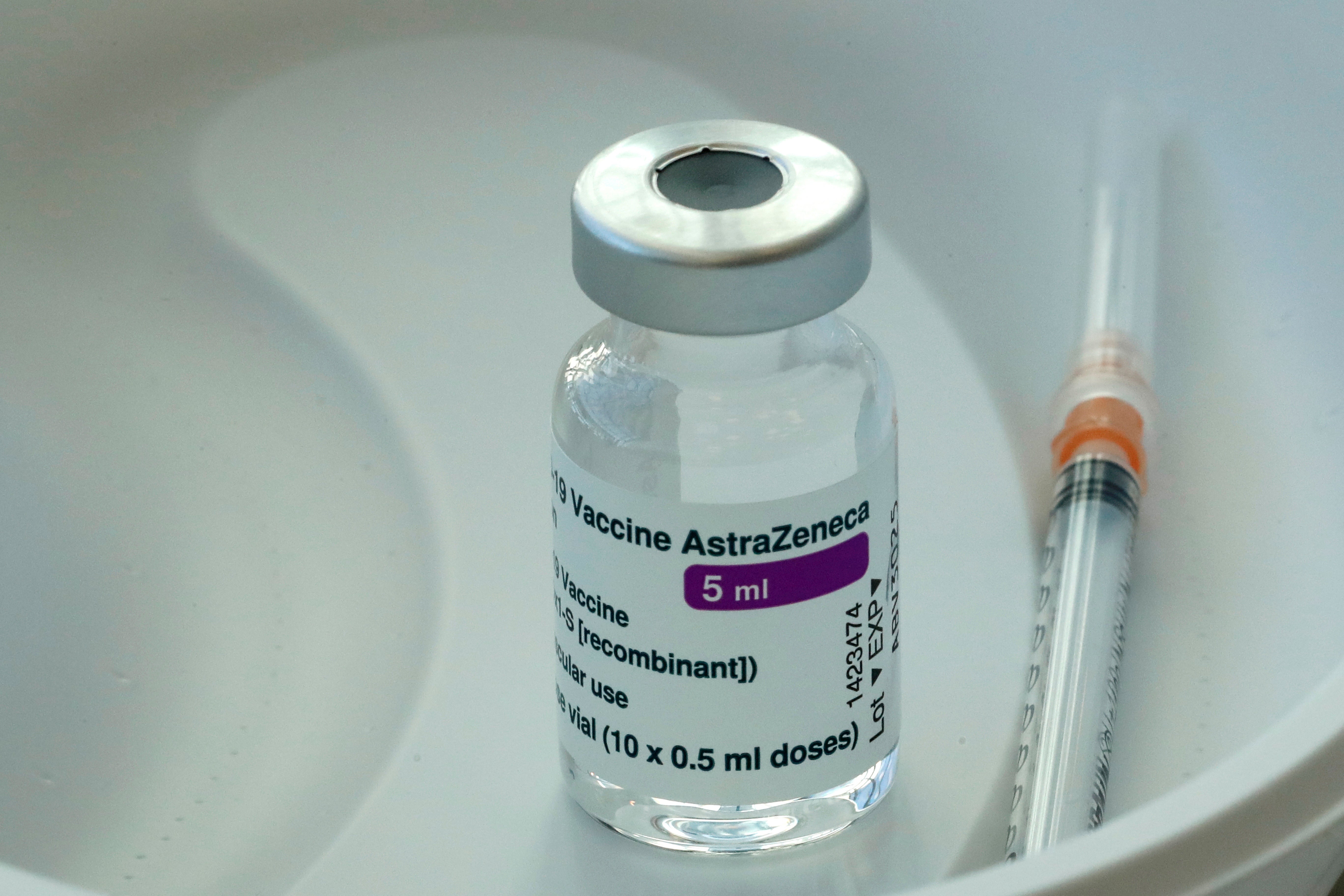 La Agencia Europea del Medicamento desaconseja usar solo una dosis de AstraZeneca La Agencia Europea del Medicamento desaconseja usar solo una dosis de AstraZeneca