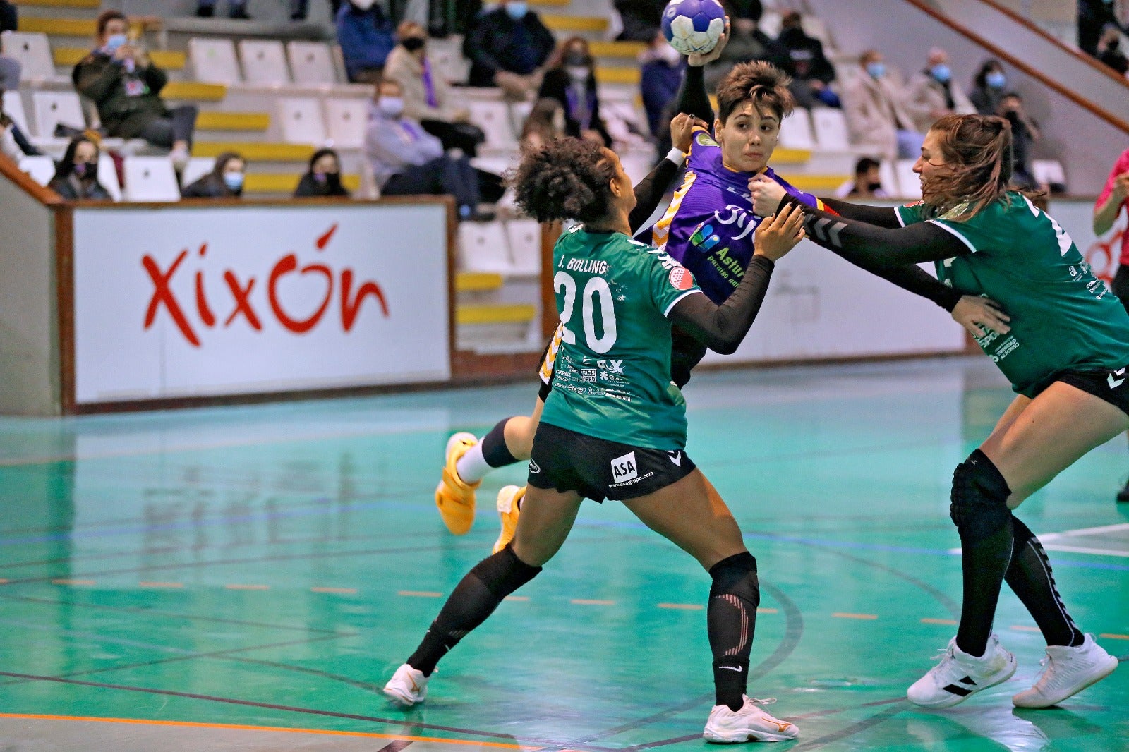 El Club Balonmano Elche recibe al Liberbank Gijón, rival directo en la zona alta El Club Balonmano Elche recibe al Liberbank Gijón, rival directo en la zona alta