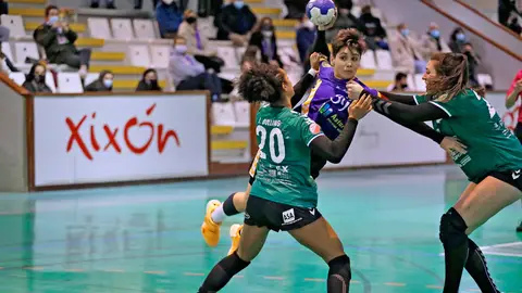El Club Balonmano Elche recibe al Liberbank Gijón, rival directo en la zona alta. BALONMANO