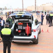 El alcalde de Rojales, Antonio Pérez, recepcionó y presentó este jueves los nuevos vehículos de la Policía Local El alcalde de Rojales, Antonio Pérez, recepcionó y presentó este jueves los nuevos vehículos de la Policía Local