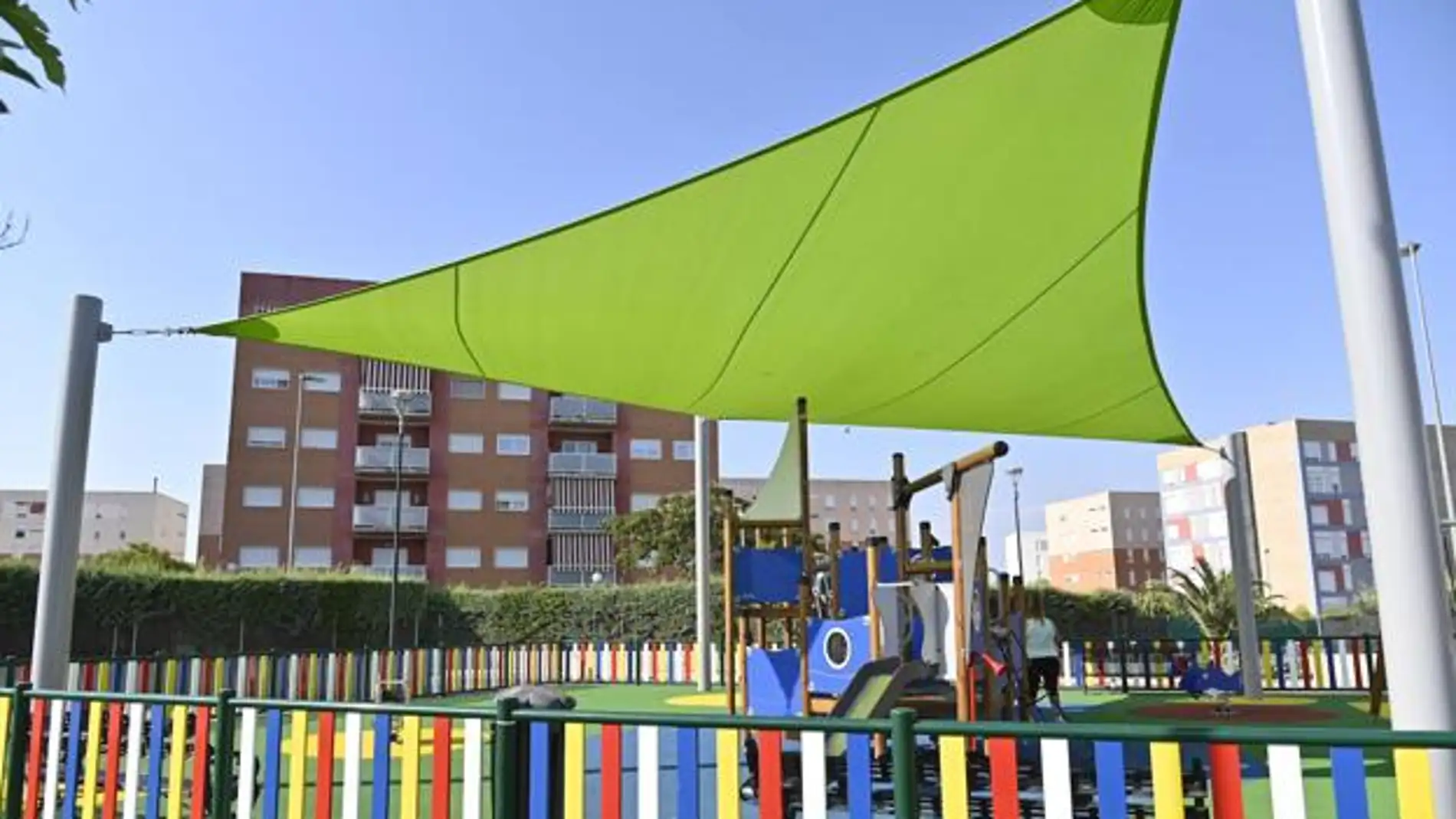 Badajoz tiene el aparataje preparado para reabrir los juegos infantiles, a la espera de una consulta con Salud Pública