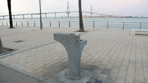 Una de las fuentes de agua pública en Cádiz Una de las fuentes de agua pública en Cádiz