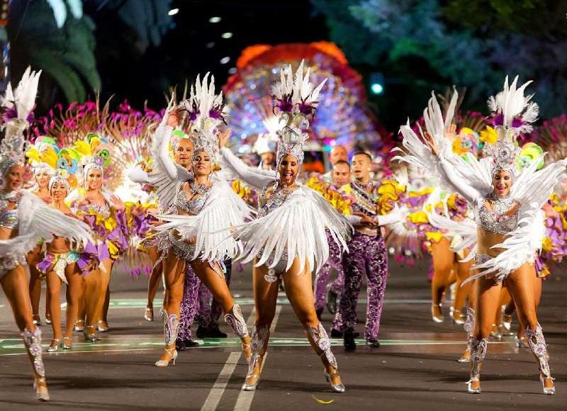 Santa Cruz de Tenerife aplaza su carnaval hasta junio por la alta incidencia de Covid-19 Santa Cruz de Tenerife aplaza su carnaval hasta junio por la alta incidencia de Covid-19
