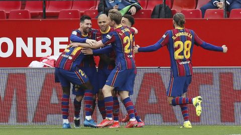 Los jugadores del Barcelona celebran el segundo gol ante el Sevilla 