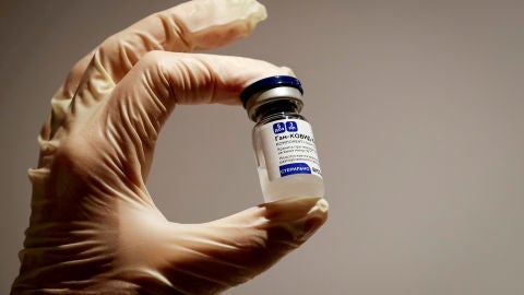 Un vial de la vacuna rusa Sputnik V