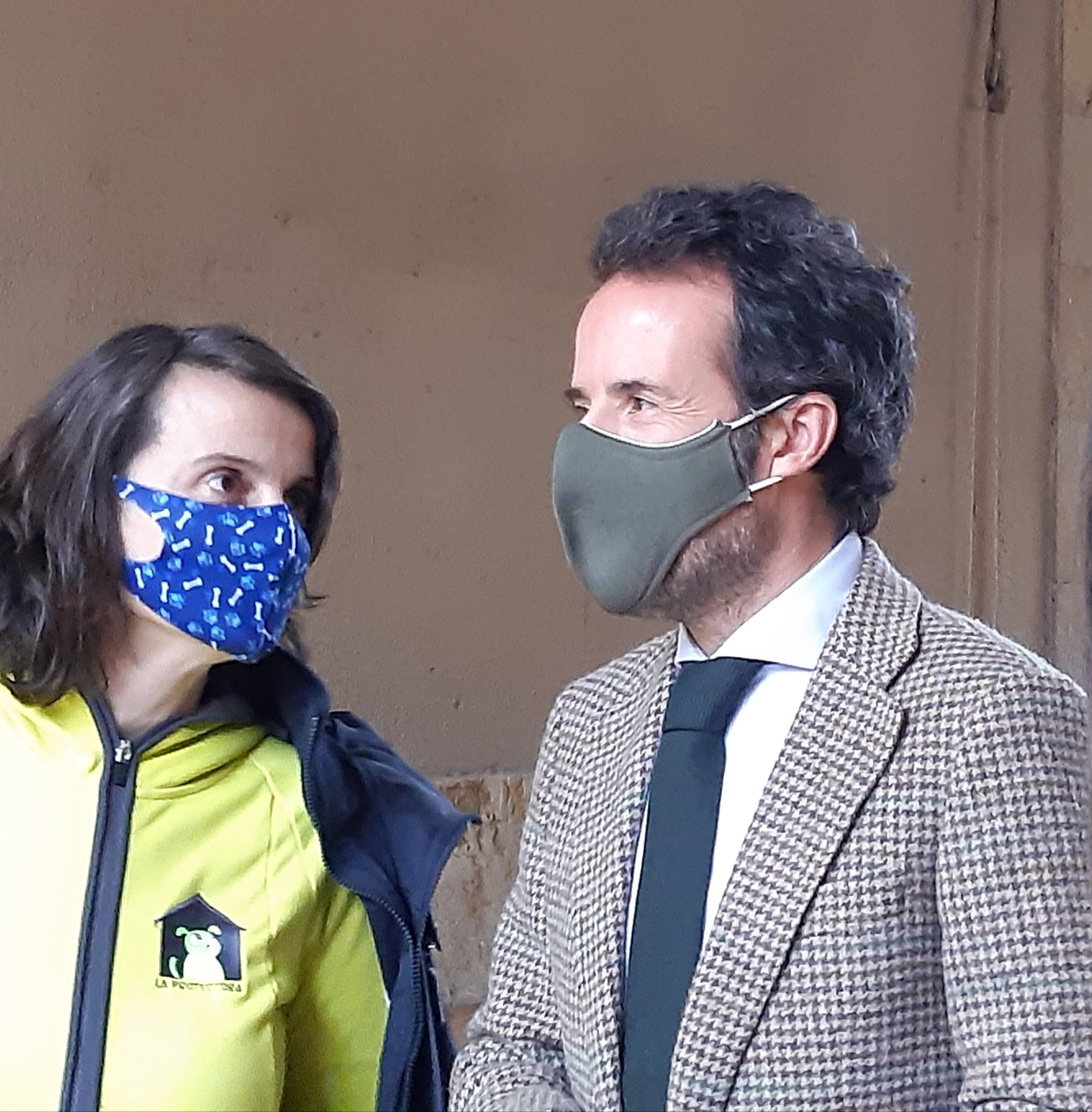 Alejandra Mier: "En el albergue de Oviedo tenemos que buscar consensos porque eso irá en beneficio de los animales" Alejandra Mier: "En el albergue de Oviedo tenemos que buscar consensos porque eso irá en beneficio de los animales"
