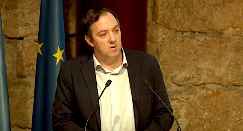 ENTREVISTA: Hablamos con el presidente del Leader Comarca de la Sidra, Alejandro Vega, sobre el proyecto Aldea XXI ENTREVISTA: Hablamos con el presidente del Leader Comarca de la Sidra, Alejandro Vega, sobre el proyecto Aldea XXI