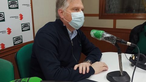 Francisco Ca&ntilde;izares en los estudios de Onda Cero Ciudad Real