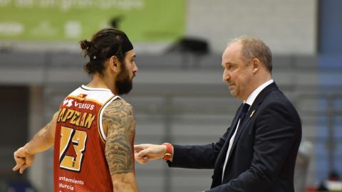 Rafa Monclova y Diego Kapelan, en un encuentro del Real Murcia Baloncesto