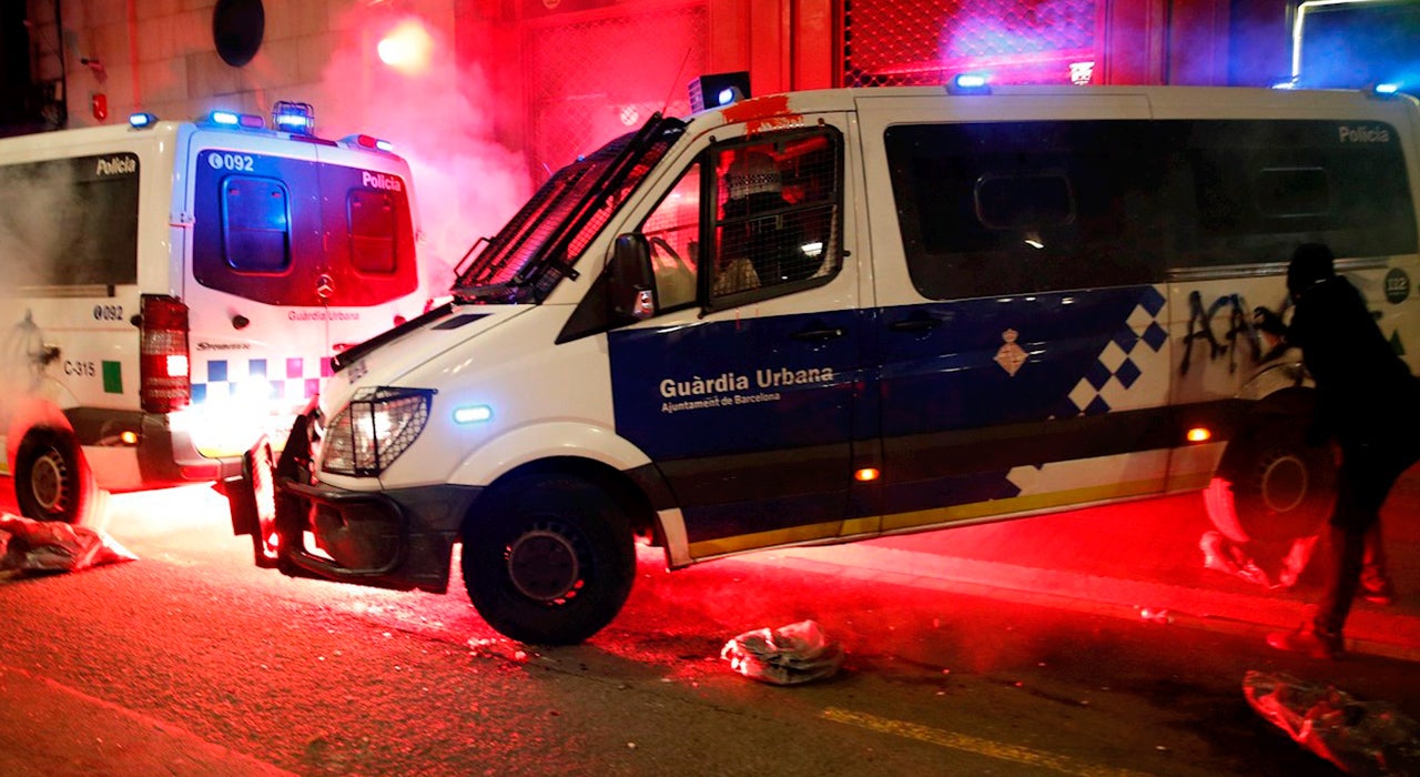 Els comerciants de La Rambla reclamen a l’Ajuntament que es personi com a acusació contra els violents Els comerciants de La Rambla reclamen a l’Ajuntament que es personi com a acusació contra els violents