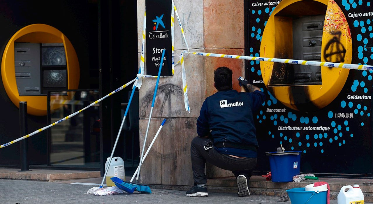 ¿Cree que la consejería de interior está haciendo lo suficiente para atajar los disturbios en Barcelona? ¿Cree que la consejería de interior está haciendo lo suficiente para atajar los disturbios en Barcelona?