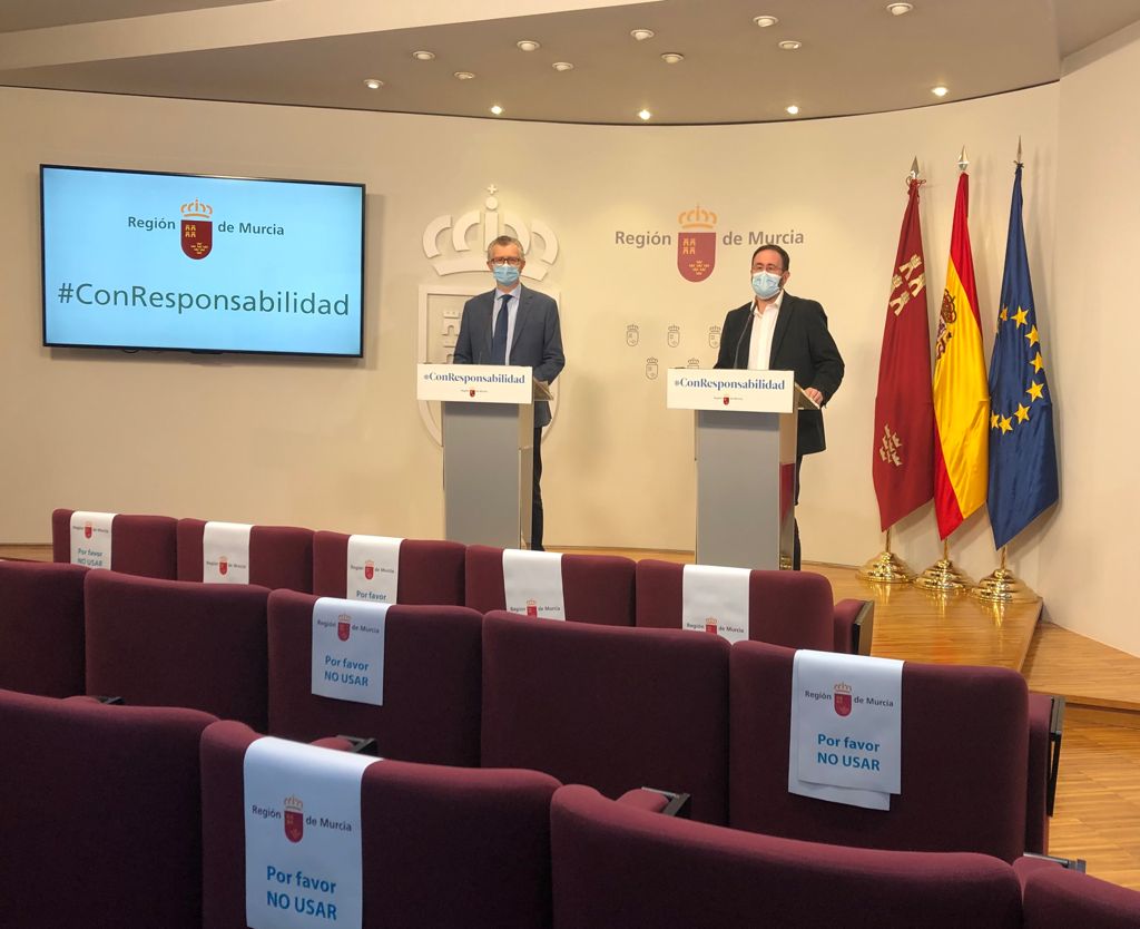 El interior de bares y restaurantes abre a partir del miércoles al 30% del aforo en 37 municipios de la Región El interior de bares y restaurantes abre a partir del miércoles al 30% del aforo en 37 municipios de la Región