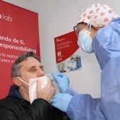 La división de laboratorio del grupo sanitario Ribera intensifica la realización de test para ayudar a garantizar la seguridad durante la desescalada y evitar una cuarta ola 