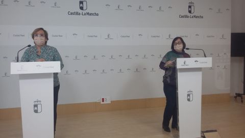 Carmen Olmedo y Manuela Nieto durante la rueda de prensa Carmen Olmedo y Manuela Nieto durante la rueda de prensa