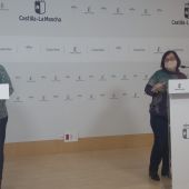 Carmen Olmedo y Manuela Nieto durante la rueda de prensa