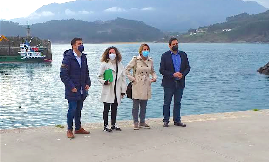 El Principado inicia el dragado de la bocana del puerto de Lastres para garantizar la seguridad de las embarcaciones El Principado inicia el dragado de la bocana del puerto de Lastres para garantizar la seguridad de las embarcaciones