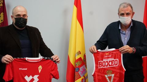 Benjamín López, presidente del Real Murcia Boxeo, junto a Francisco Tornel, presidente del Real Murcia CF