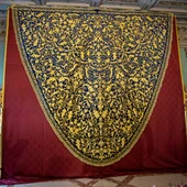 Nuevo Manto Procesional de María Santísima de la Amargur Nuevo Manto Procesional de María Santísima de la Amargur