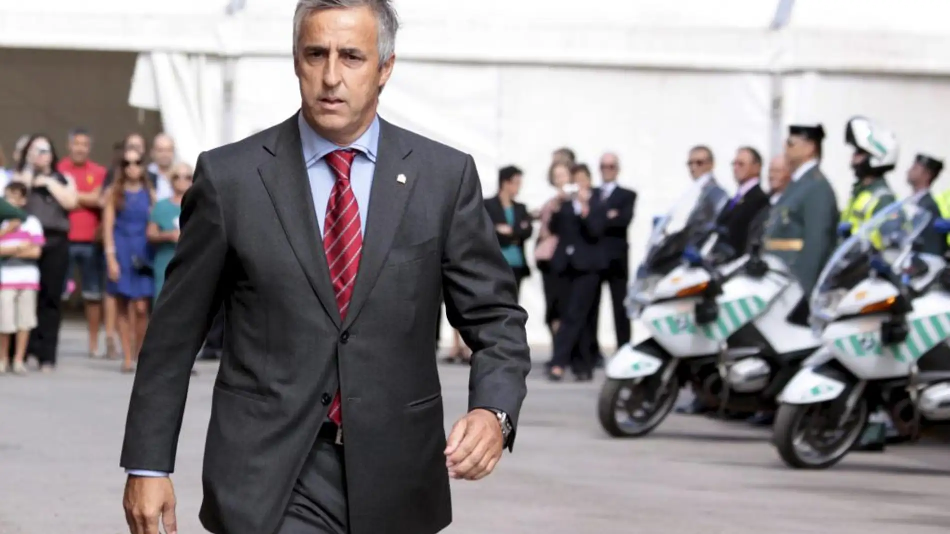 El portavoz del PP Ciutadella, Antoni Juaneda, critica la decisión del equipo de gobierno.